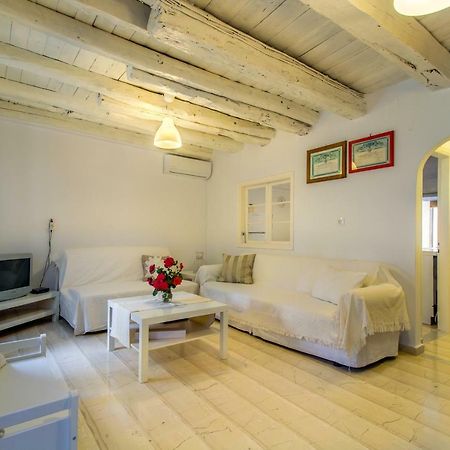 Central House Agrafoi Экстерьер фото