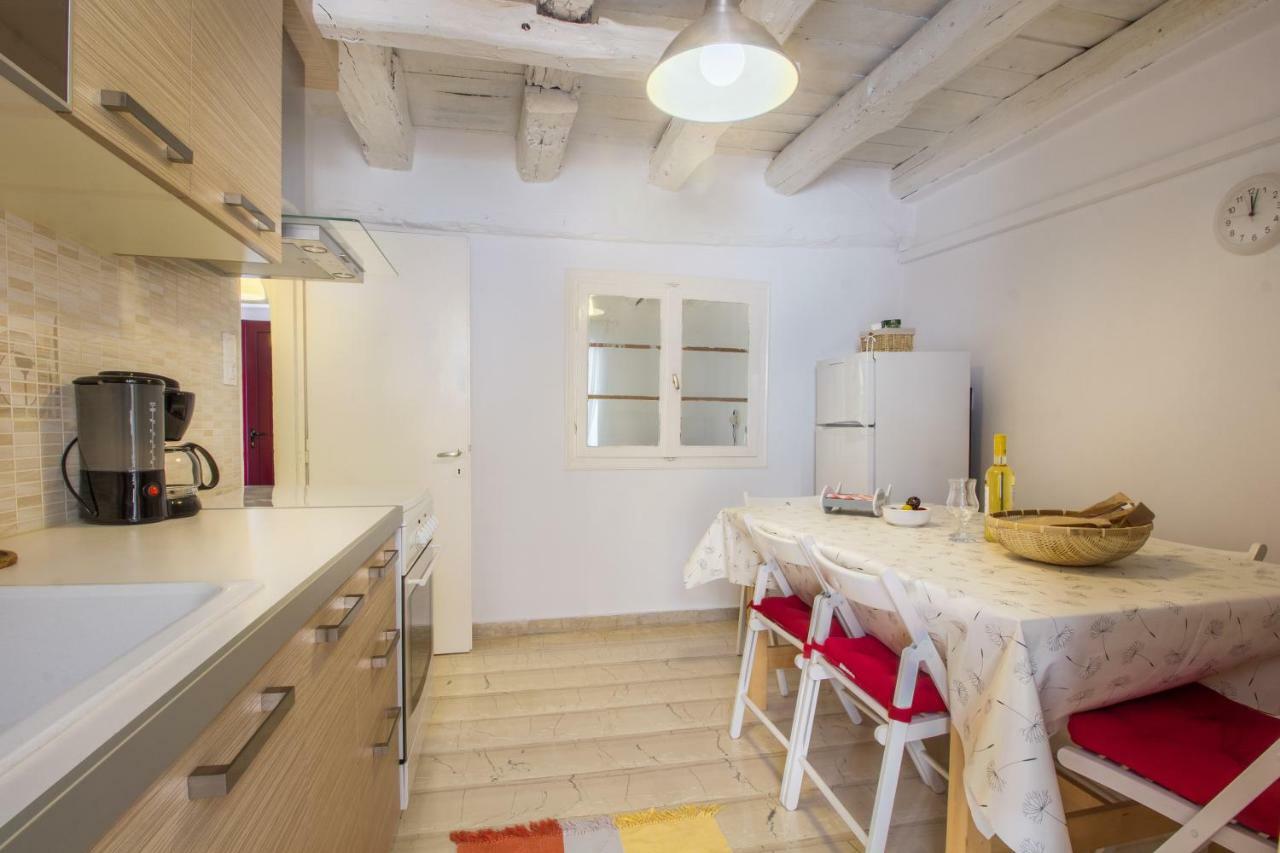 Central House Agrafoi Экстерьер фото