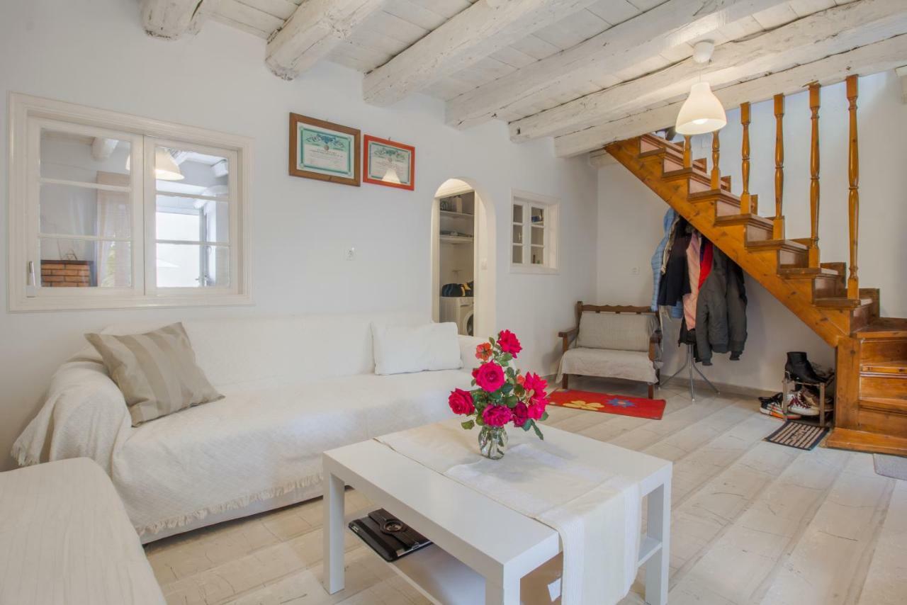 Central House Agrafoi Экстерьер фото